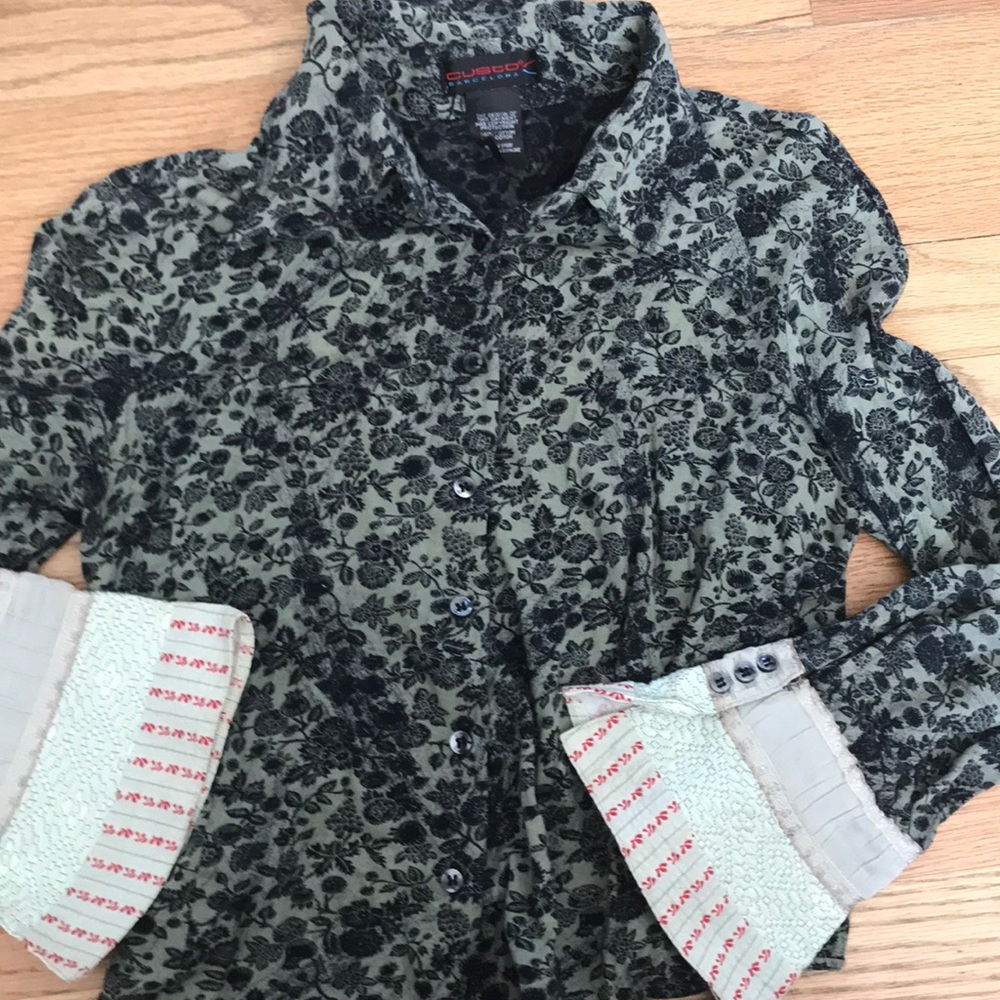 Custo button crop top shirt with detail cuff